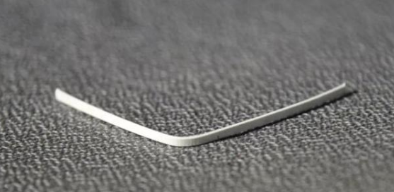 Val á bráðnar lími fyrir nefbrúarvír í grímunni